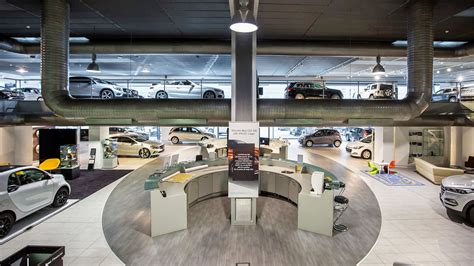 Esterno della concessionaria Autotorino Castione Andevenno