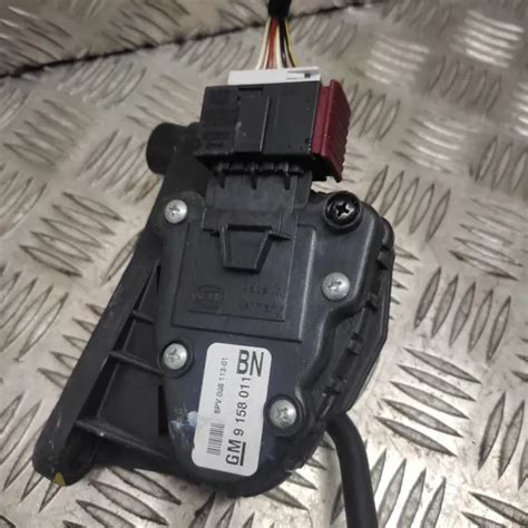Connettore del cablaggio del pedale acceleratore sull'Opel Astra H