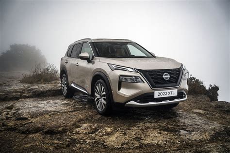 Nissan X-Trail in un paesaggio mozzafiato
