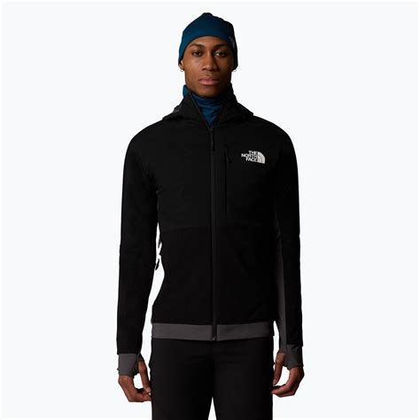 giacca ibrida The North Face in ambiente montano