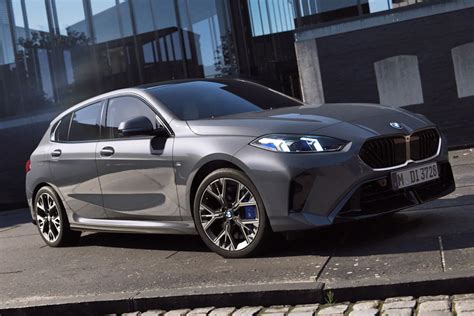 Dettaglio della griglia anteriore della nuova BMW Serie 1