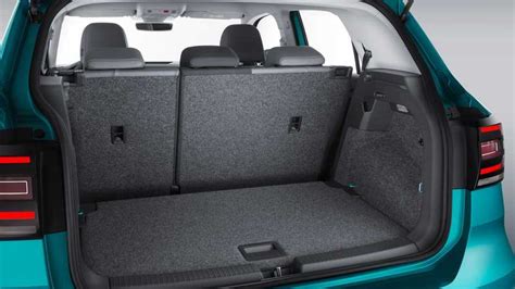Bagagliaio Volkswagen T-Cross con sedili abbassati