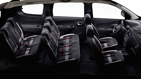 Interni Dacia Lodgy con bracciolo montato