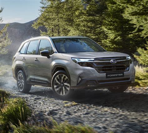 Veicolo Subaru sportivo su strada