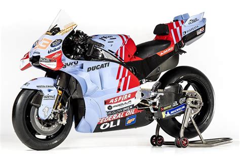 Moto da corsa Gresini Racing in azione su un circuito