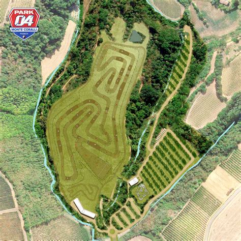 Veduta aerea del 04 Park - Monte Coralli con il tracciato e il paesaggio circostante