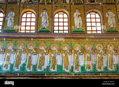 Mosaici della processione nella Basilica di Sant'Apollinare Nuovo