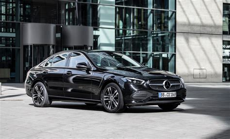 Mercedes-Benz Classe C 300 de frontale e laterale