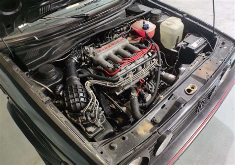 Volkswagen Golf II GTI 16V engine bay