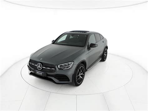 Mercedes-Benz GLC Coupé Argento Selenite parcheggiato
