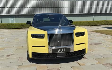 Esterno della fabbrica Rolls-Royce a Goodwood