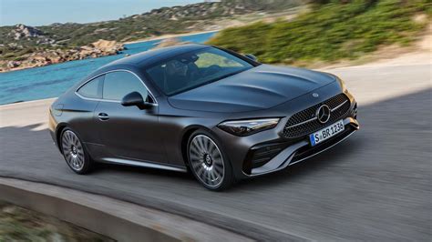Mercedes C 220 Coupé in azione su strada