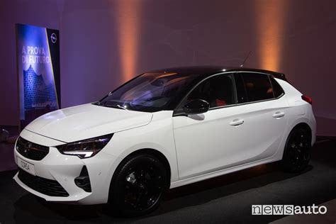 Opel Corsa Bicolore tetto a contrasto