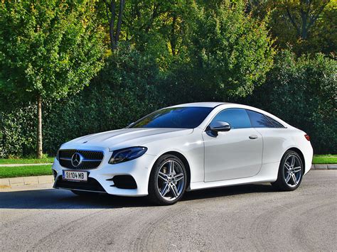 Mercedes E 200 Coupé personalizzata con kit estetico