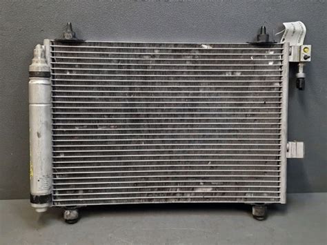 Condensatore aria condizionata auto danneggiato