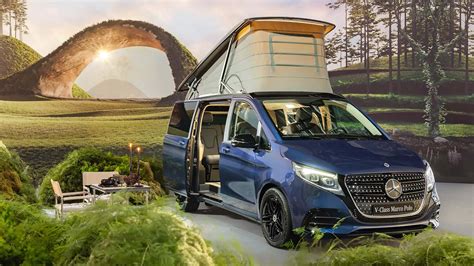 Mercedes Marco Polo parcheggiato in montagna