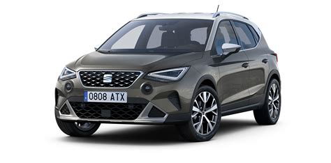 Seat Arona frontale in contesto urbano
