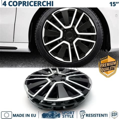 Set di copricerchi 15 razze bicolore silver e neri montati su ruota auto