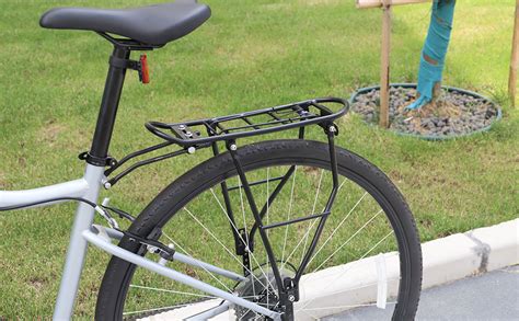 Portapacchi con biciclette e kayak