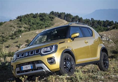 Suzuki Ignis 4WD ALLGRIP su un sentiero sterrato