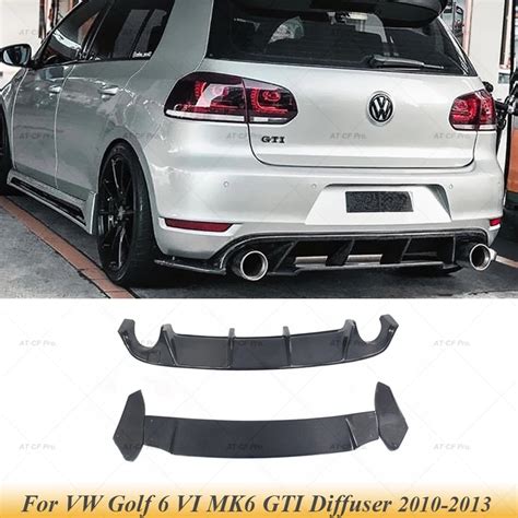 Dettaglio di uno spoiler in carbonio per VW Golf 6 GTI