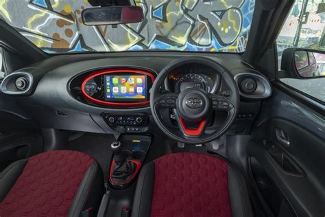 Toyota Aygo X plancia interna