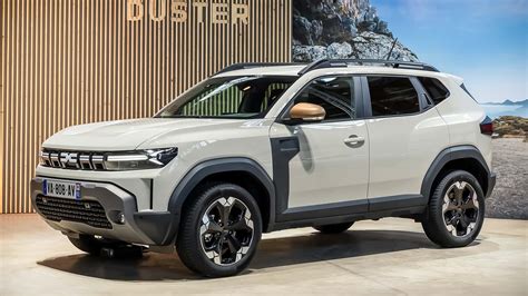 Dacia Duster Hybrid su strada sterrata