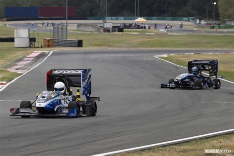Monoposto Formula SAE in pista