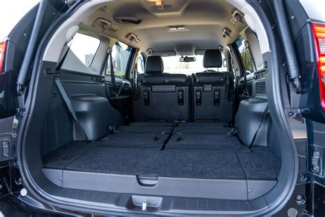 Mitsubishi Pajero bagagliaio aperto