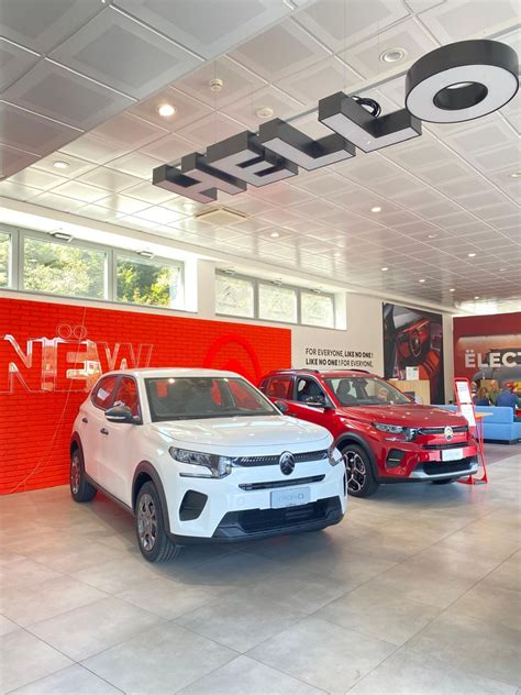 Interno di una concessionaria Citroën moderna