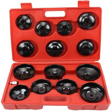 Dettaglio ravvicinato della chiave a tazza da 36mm posizionata sul coperchio filtro olio
