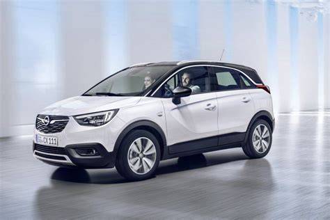 Opel Crossland X con tendine parasole installate