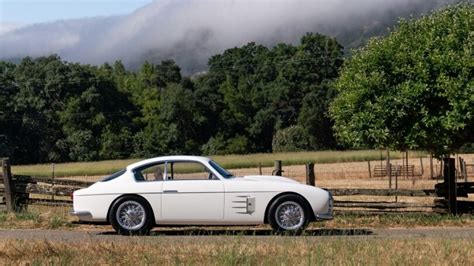 Fiat 8V Berlinetta Zagato in una livrea classica da competizione