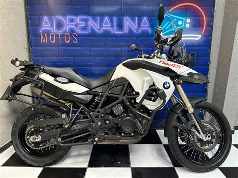 Motocicletta BMW F 800 GS su strada sterrata