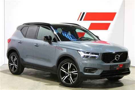 Volvo XC40 R-Design in primo piano