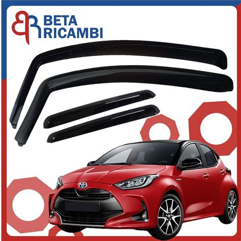 Toyota Yaris 2004 con deflettori installati