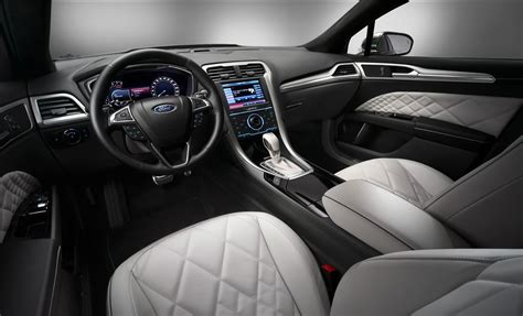 Interni Ford Mondeo Vignale