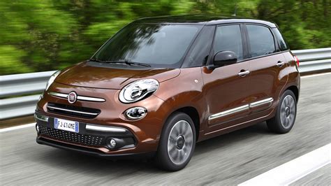 Fiat 500L Living con famiglia e valigie