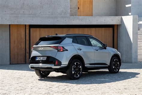 Kia Sportage con diverse motorizzazioni in fila