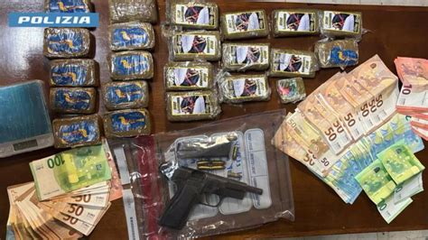Pistola con matricola abrasa e droga