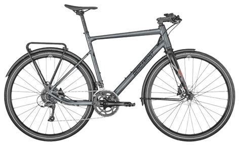 Bici ibrida Cannondale Quick in ambiente urbano