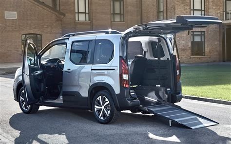 Peugeot Rifter con pianale ribassato