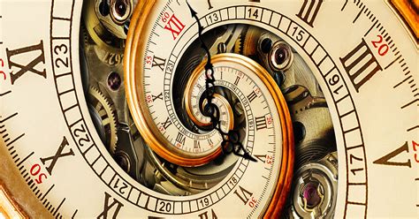 orologio con frecce che indicano il tempo che scorre