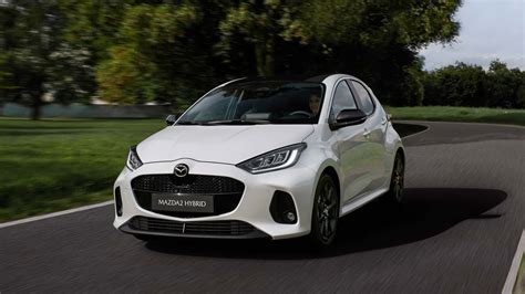 Tavola comparativa allestimenti Mazda 2 Hybrid