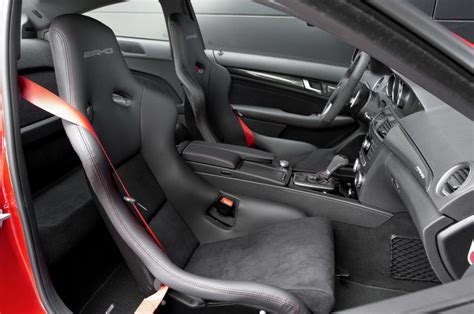 Interni della C63 AMG Coupé (modello 2011)