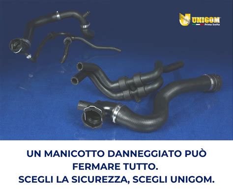 Dettaglio di un manicotto intercooler integro e danneggiato