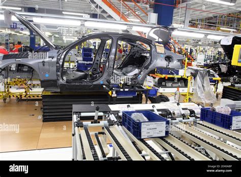 Linea di assemblaggio automobilistico