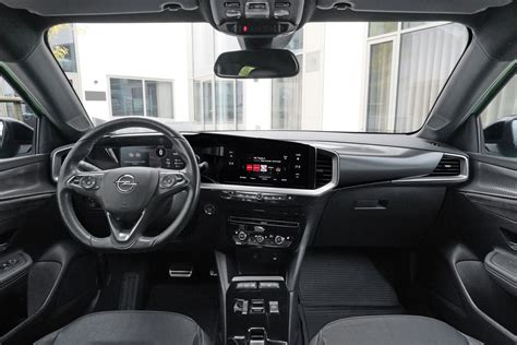 Opel Mokka interni e cockpit digitale