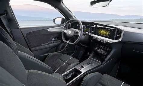 Design del cockpit Opel Mokka con enfasi sul detox digitale