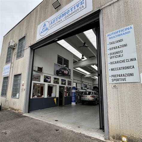 Officina gommista in azione